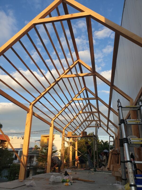 1 Sơn Phủ Bóng Gỗ Ngoại Thất Lotus Polyurethane - Exterior
