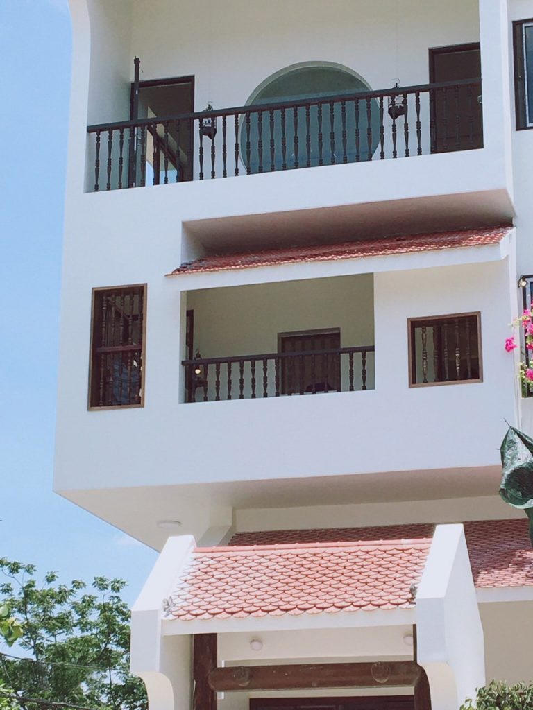 Làm Mới Đồ Gỗ Nội Thất Và Ngoại Thất Cho Villa Du Lịch Tại TP. Hội An