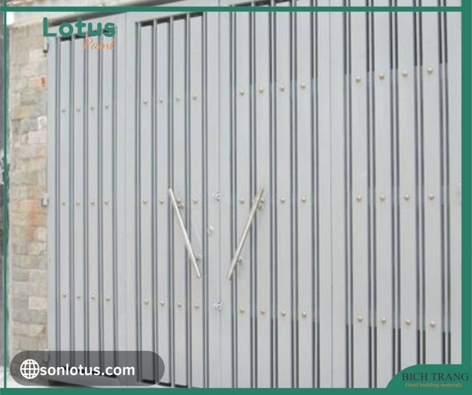 Cửa sắt 4 cánh màu xám đá sang trọng