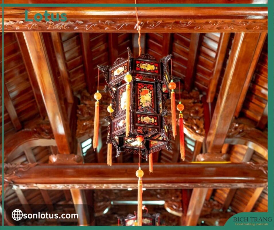 Nhà gỗ truyền thống và các đồ dùng trang trí gỗ