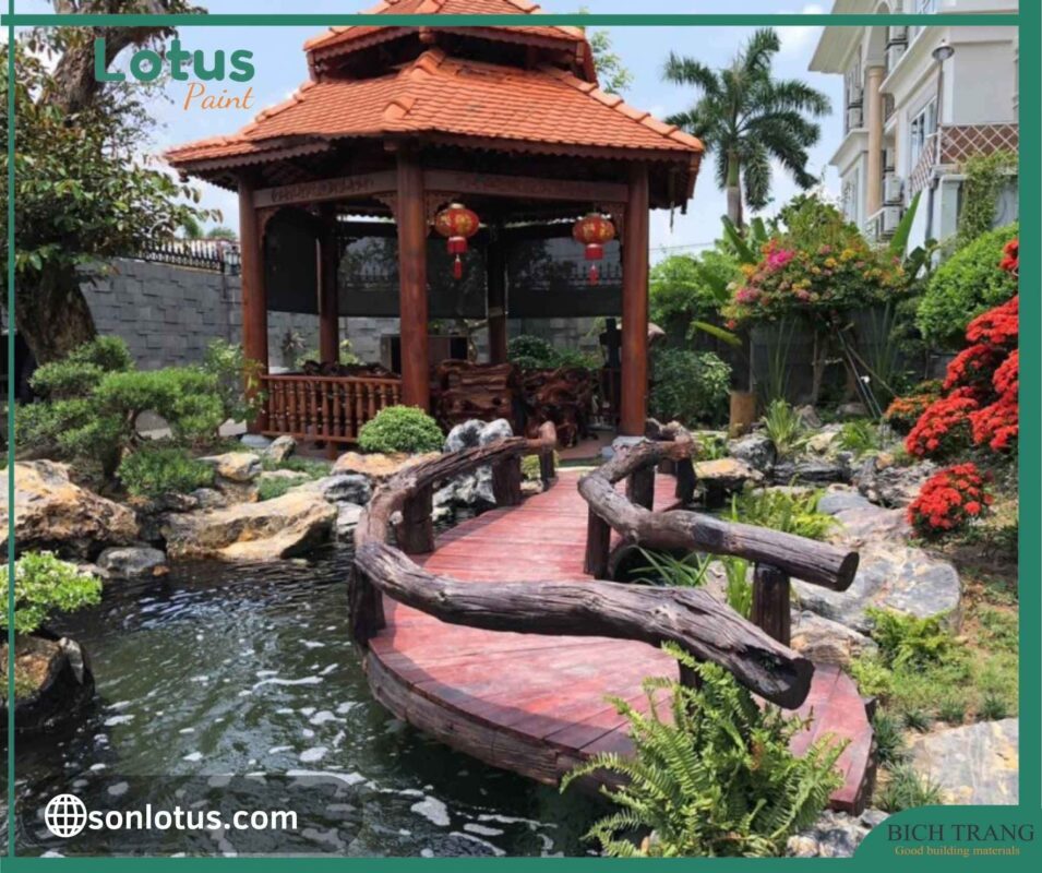 Mẫu nhà lục giác cạnh hồ cá